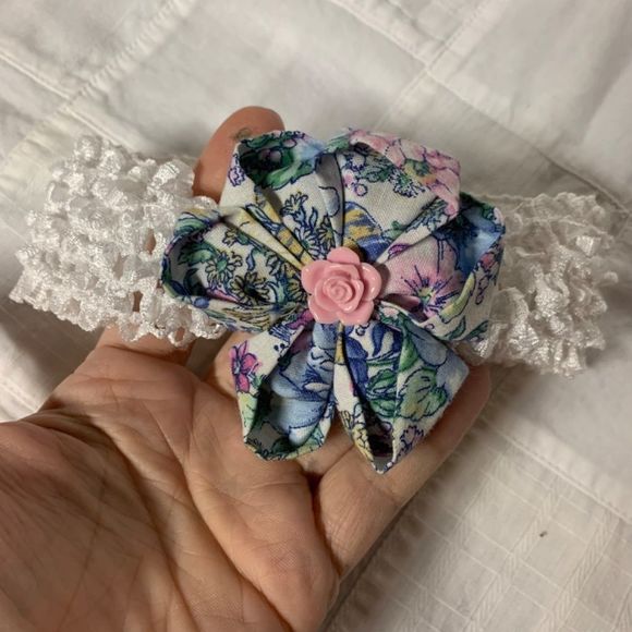 Handmade Infant Headband White Band Pastel Flower Center Size Newborn B263 - Picture 7 of 9